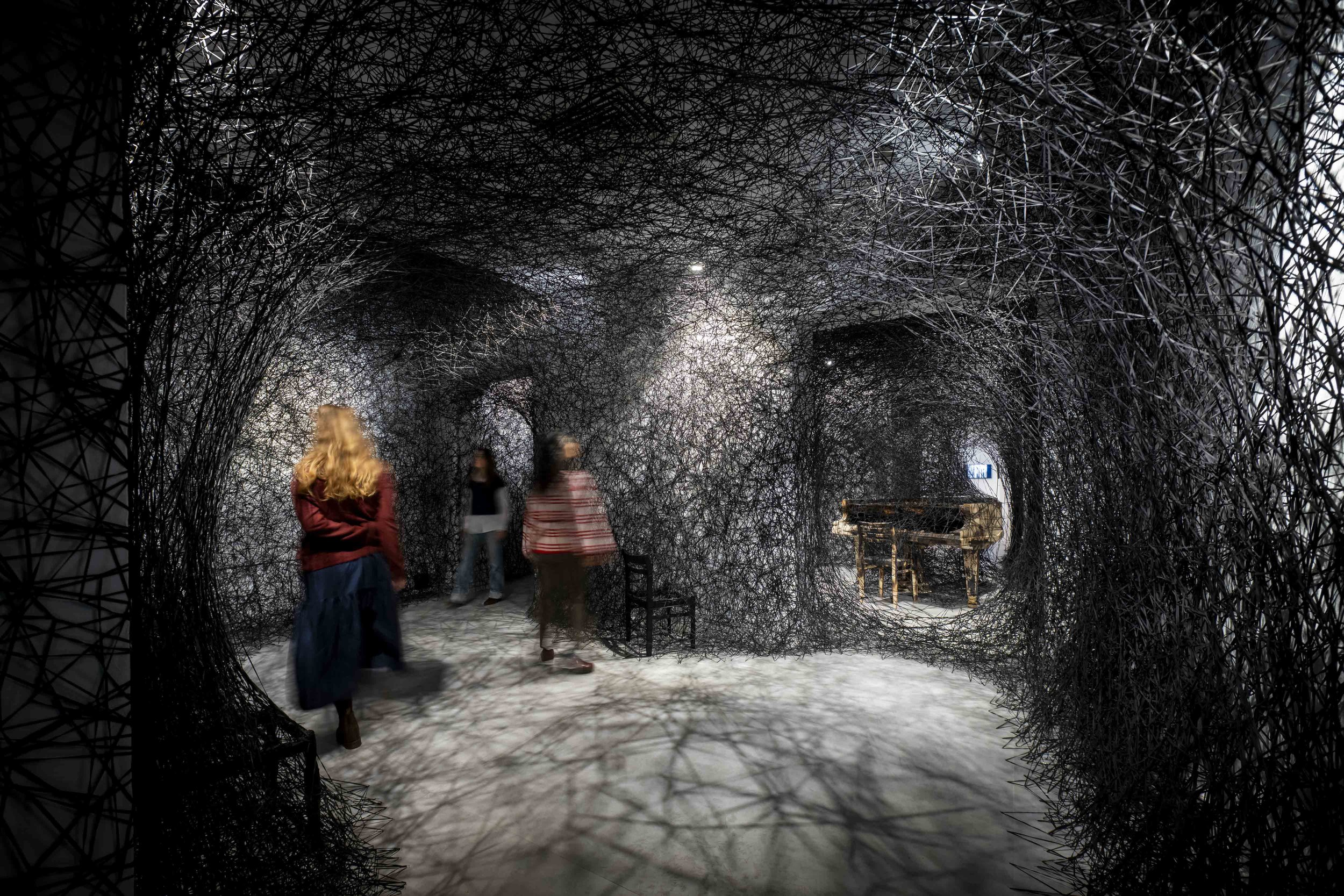 CHIHARU SHIOTA–塩田千春